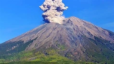 Erupsi Semeru Terkini: Kolom Abu Capai 1.000 Meter, BPBD Lumajang Peringatkan Ancaman Lahar