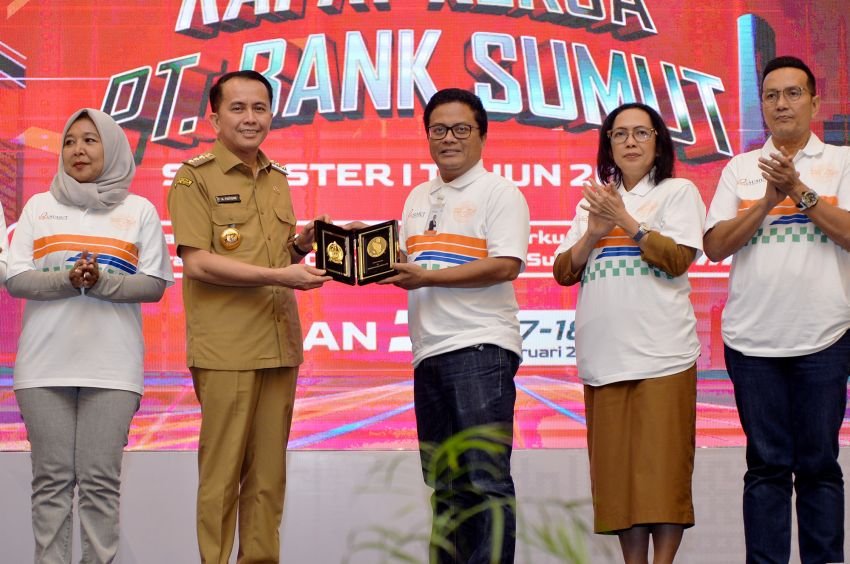 Pj Gubernur Harapkan Bank Sumut Tumbuh Jadi BUMD Terbesar di Indonesia