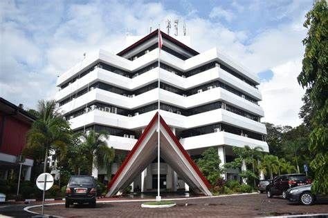 Mendiktisaintek Apresiasi Capaian Unhas sebagai PTNBH: Lebih Maju dari Perkiraan