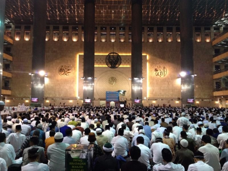 Sholat Jumat yang Khusyuk: Panduan Lengkap Niat, Tata Cara, dan Adabnya