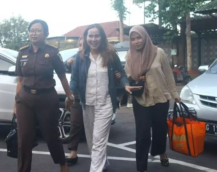 Isa Zega Tiba di Lapas Perempuan Malang Setelah Ditahan Terkait Kasus Pencemaran Nama Baik dan Pemerasan