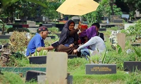 Ziarah Kubur Menjelang Ramadhan: Tradisi Menghormati Leluhur dan Merenungkan Kehidupan