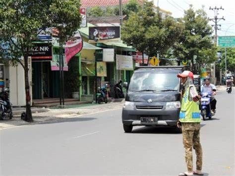 Terungkap! 7 'Pak Ogah' di Mangga Besar Positif Sabu, Langsung Direhabilitasi