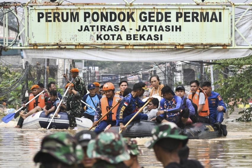 Bapanas Salurkan Bantuan Beras 250 Gram Per-Kepala Untuk Korban Banjir Jabodetabek, Pemerintah Proaktif Lakukan Penyaluran