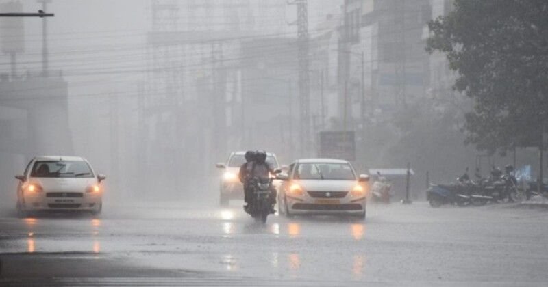 Waspada Hujan Petir dan Angin Kencang, Prakiraan Cuaca Jawa Barat 12 Maret 2025