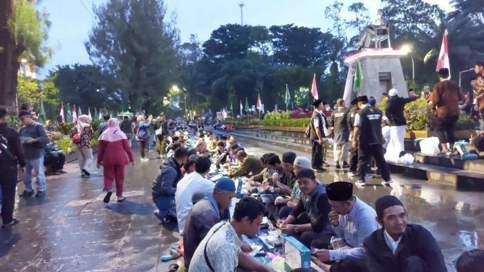 Rekor Buka Puasa Terpanjang di Stadion Manahan Solo Dapat Penghargaan dari MURI