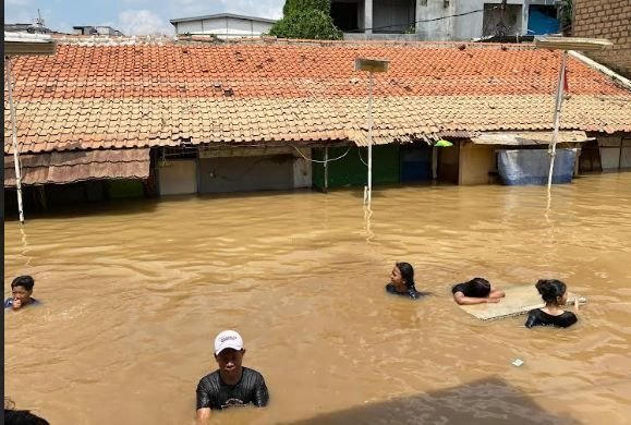 Banjir Jakarta Surut, 36 RT Masih Terendam, BPBD Terus Lakukan Pemantauan dan Penanganan