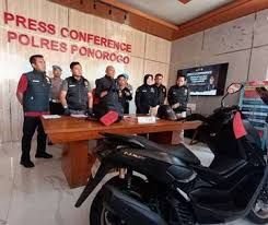 Sepasang Kekasih Ditangkap Setelah Curigai Modus Dukun Pencuri Sepeda Motor di Ponorogo