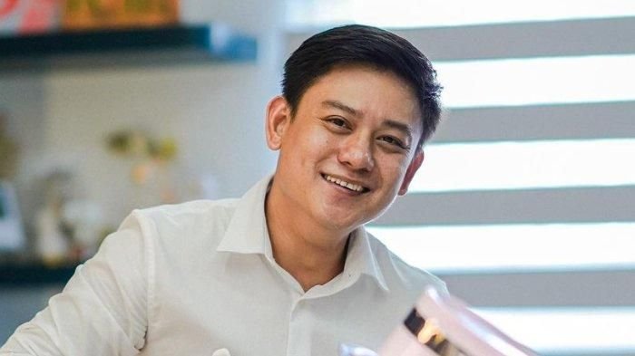 Bobon Santoso Resmi Mualaf di Bulan Ramadan, Ucapkan Syahadat di Hadapan Ustaz Derry Sulaiman