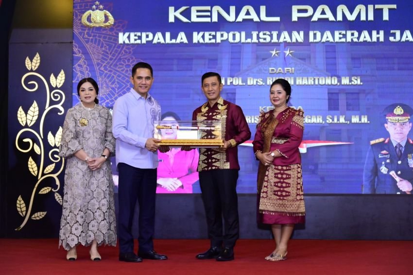 Pisah Sambut Kapolda Jambi, Krisno Siregar Berjanji Lanjutkan Keberhasilan Rusdi Hartono