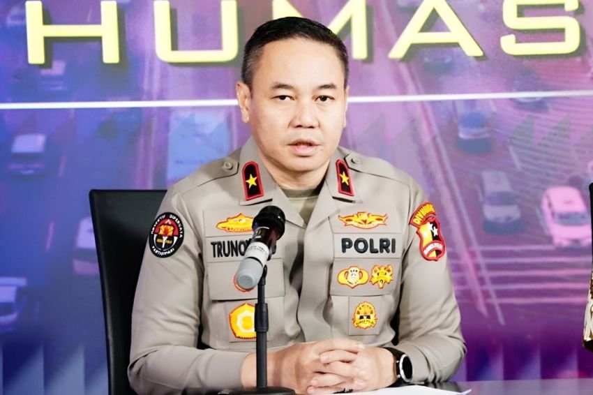 Polri Berikan Kenaikan Pangkat Luar Biasa Anumerta untuk Tiga Anggota Polres Way Kanan yang Gugur