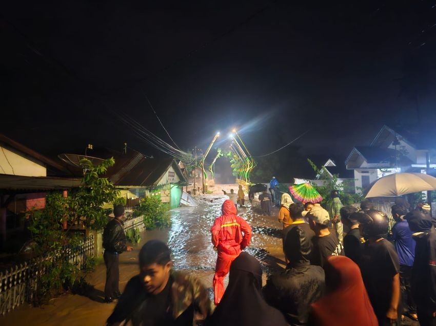 Intensitas Curah Hujan Tinggi, Padangsidimpuan Dikepung Banjir