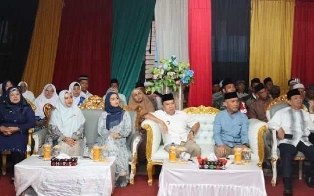 Wakil Bupati Tapanuli Selatan Serahkan Zakat di Safari Ramadhan Marancar dan Ajak Bersatu Bangun Daerah