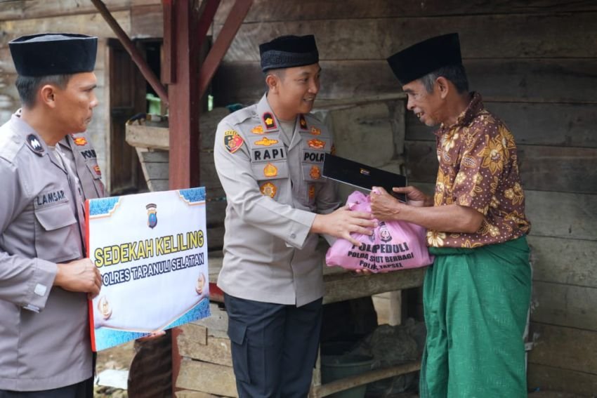 Kegiatan Bakti Sosial “Sedekah Keliling” Polres Tapsel