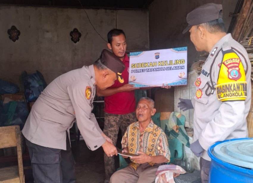 Program Kapolres Tapsel Sedekah Keliling Di Bulan Suci Ramadhan : Bentuk Kepedulian Terhadap Masyarakat