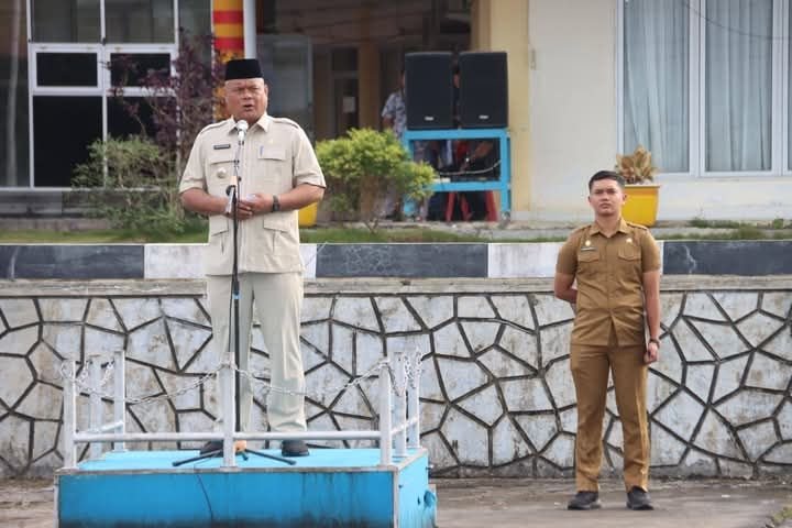 Bupati Nias Utara Pimpin Upacara Penaikan Bendera Merah Putih di Hari Pertama