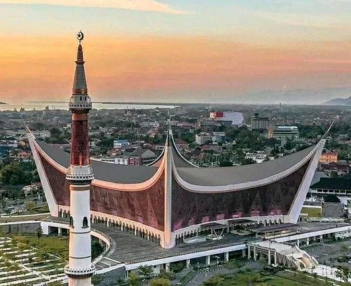 Jadwal Buka Puasa dan Salat Isya untuk Wilayah Padang dan Sekitarnya di Hari Keempat Ramadan