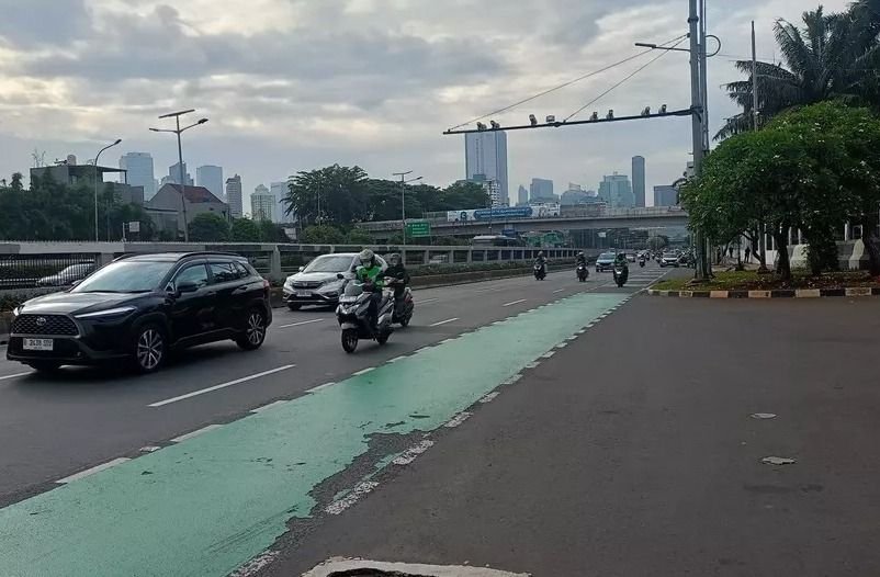 Lalu Lintas Depan DPR Masih Lancar Jelang Aksi Besar Tolak Revisi UU TNI