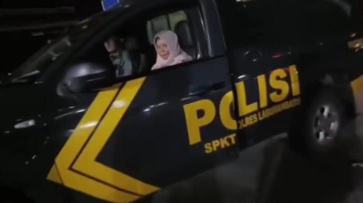 Unik! Ibu Hamil di Labuhanbatu Rela ke Polres Demi Bisa Naik Mobil Polisi