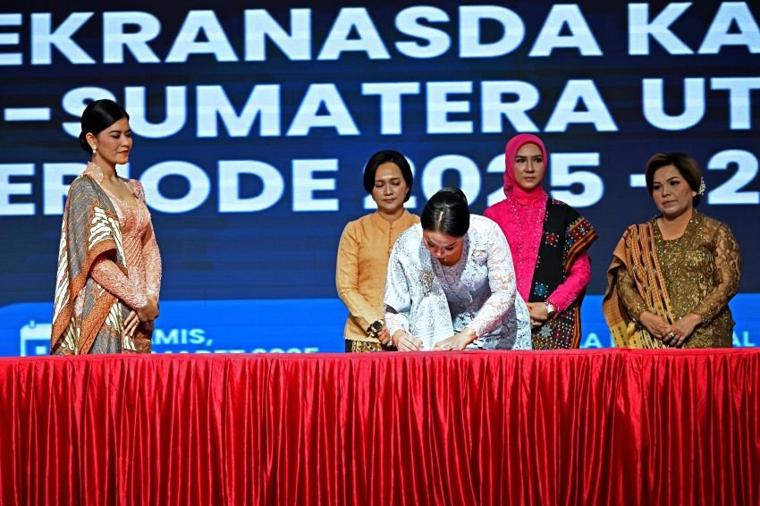 Kahiyang Ayu Lantik 32 Ketua TP PKK, Pembina Posyandu, dan Dekranasda se-Sumut