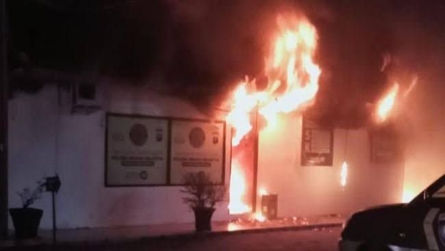 Kebakaran Melanda Polsek Medan Helvetia, Tidak Ada Korban Jiwa