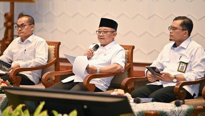 Penerimaan Murid Baru 2025: Daya Tampung Sekolah Akan Diumumkan Sebelum Pendaftaran untuk Cegah Jual-Beli Bangku