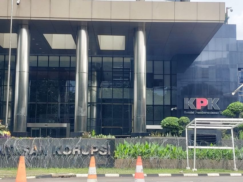 KPK Pindahkan 11 Mobil Milik Ketua Umum Pemuda Pancasila Japto Soerjosoemarno