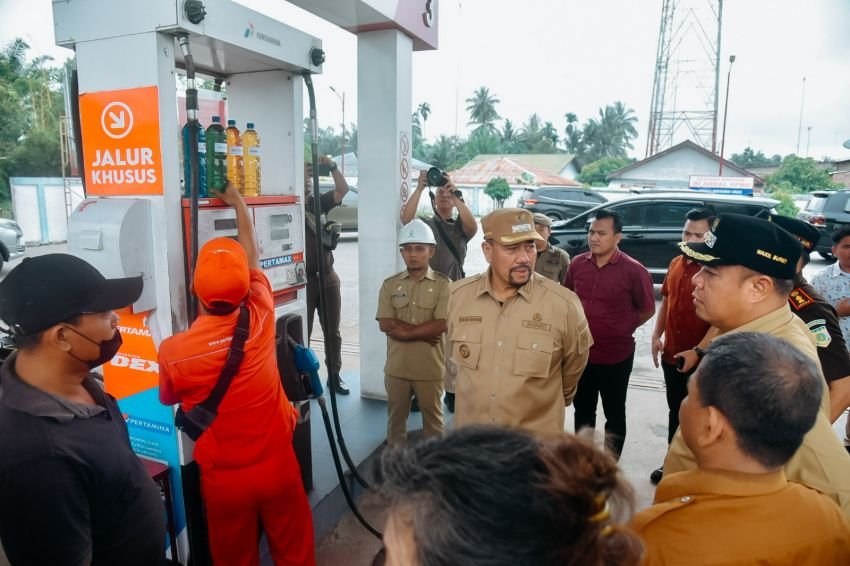 Pastikan Ketersediaan BBM, LPG dan Beras Bupati Batu Bara Kunjungi SPBU, SPBE dan Kilang Padi