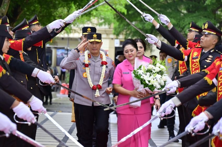 Serah Terima Jabatan Kapolda Jambi: Polda Jambi Sambut Kepemimpinan Irjen Pol Krisno Halomoan Siregar