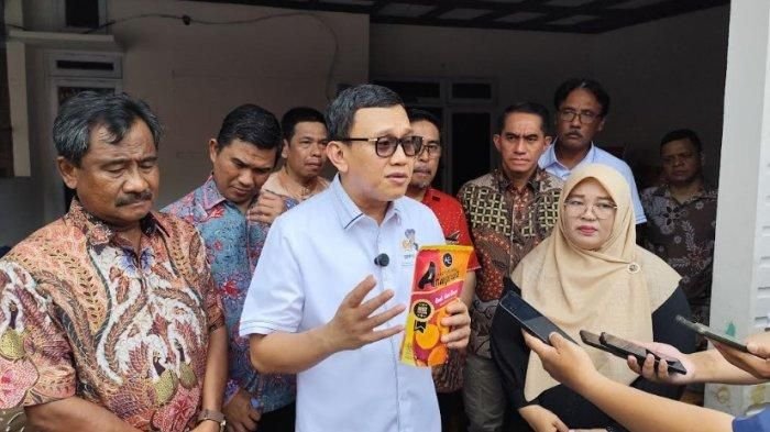 Kunjungi Binjai, Menteri BP2MI Apresiasi Eks PMI yang Sukses Jalankan UMKM Kue Kacang