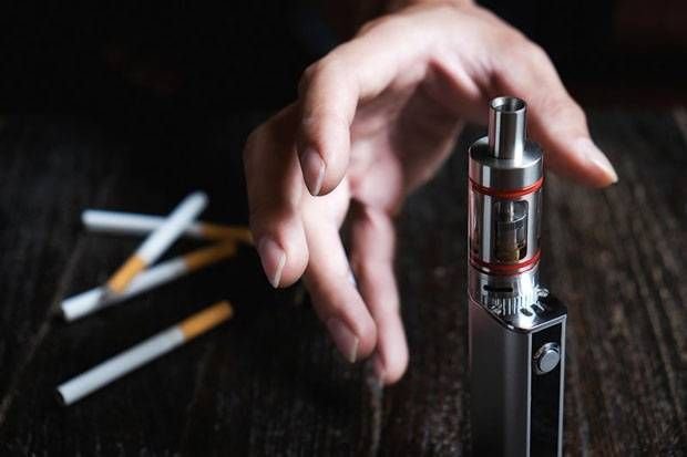 Vape atau Rokok: Mana yang Lebih Berbahaya? Ini Faktanya