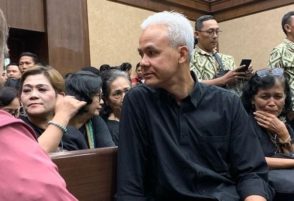 Ganjar Pranowo Hadiri Sidang Hasto, Beri Dukungan Moril di Pengadilan Tipikor