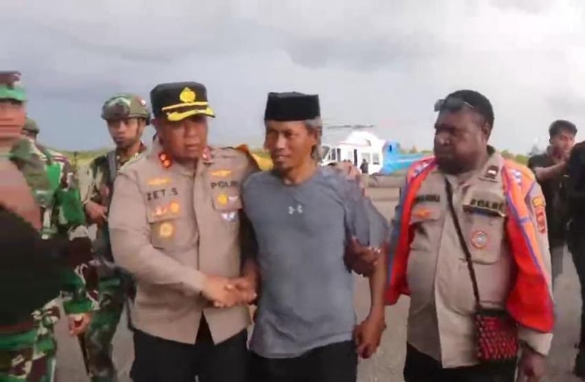 Sepasang Suami Istri Diduga Disandera KKB di Papua, 11 Pendulang Emas Tewas