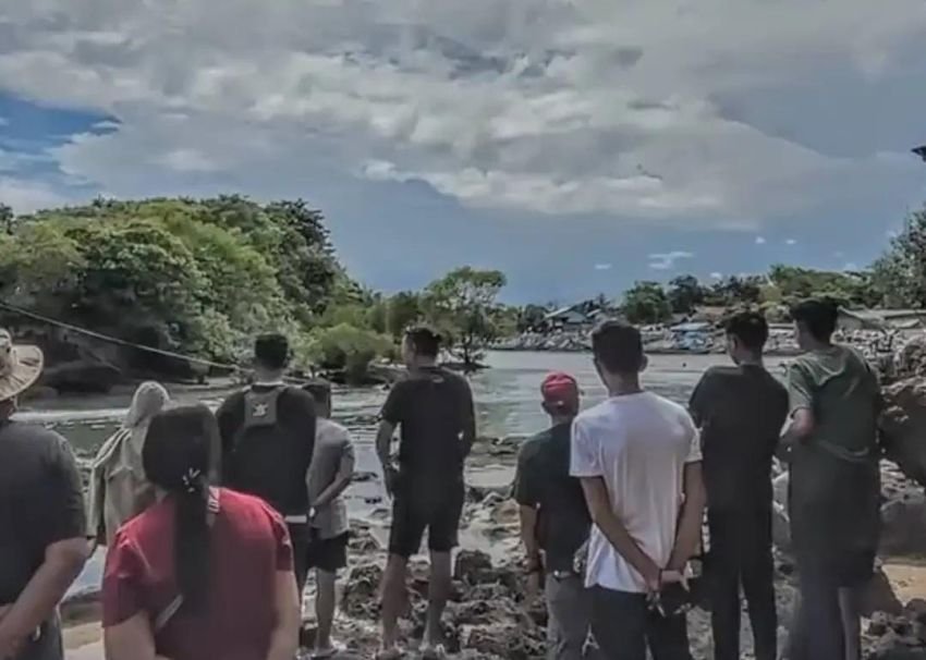 Tragis, Anak 11 Tahun Hilang Terseret Ombak di Pantai Sayang Heulang Garut