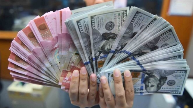 Perang Dagang AS Pengaruhi Nilai Tukar Rupiah, Ibrahim Assuabi: Rupiah Bisa Capai Rp17.000!