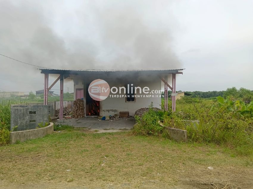 Belasan Orang Tidak Dikenal Diduga Bakar Rumah Warga di Jati Rejo Sampali