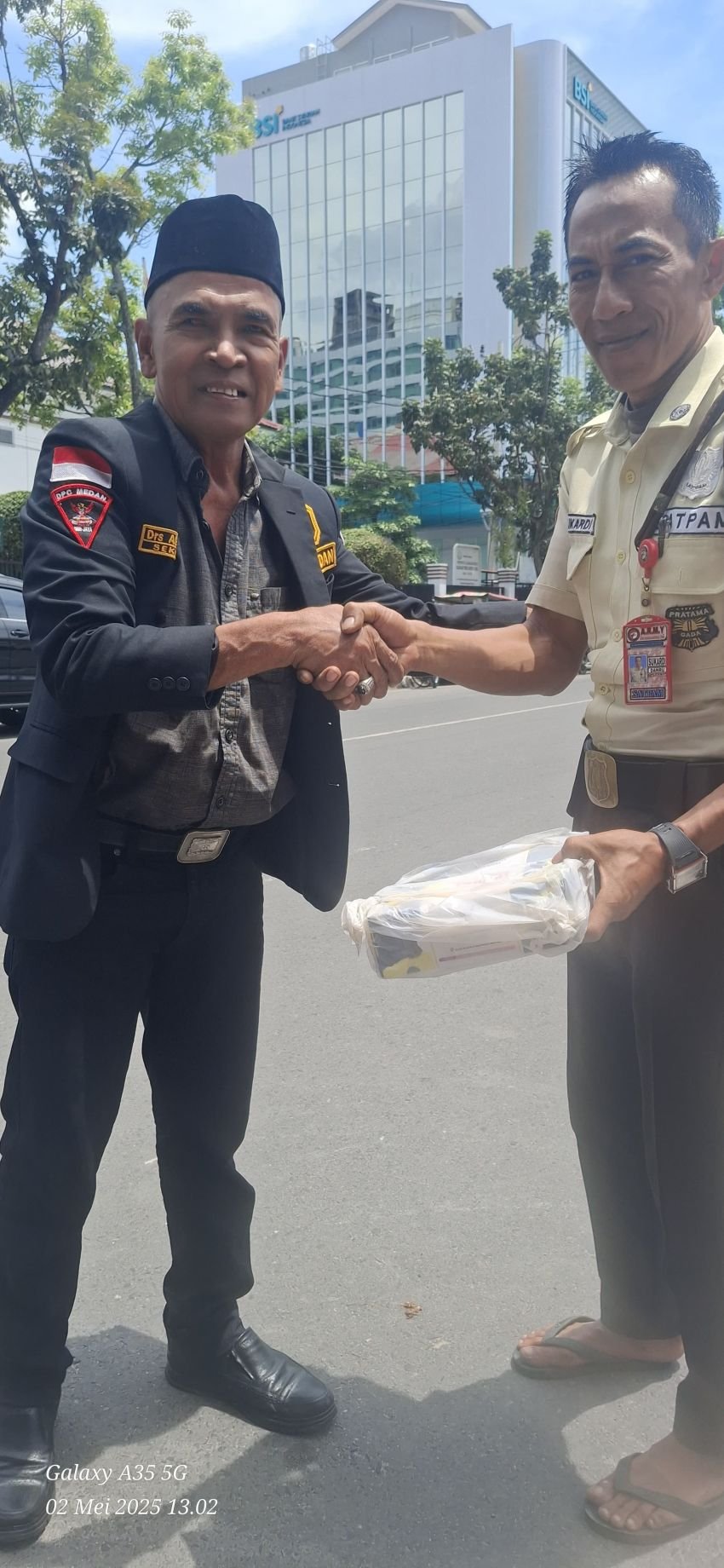 GRIB Jaya Medan Gelar Makan Siang Gratis dan Jumat Berkah, Sekjen Drs. Abd. Toip Marbun Pastikan Gizi Masyarakat Tercukupi