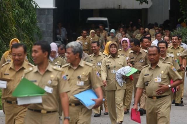 Wakil Ketua Komisi II DPR Kritik Usulan ASN Pensiun di Usia 70 Tahun: “Generasi Muda Mau Ditempatkan di Mana?”