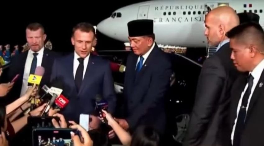 Presiden Prancis Emmanuel Macron Tiba di Jakarta: “Negara Kalian Indah!”