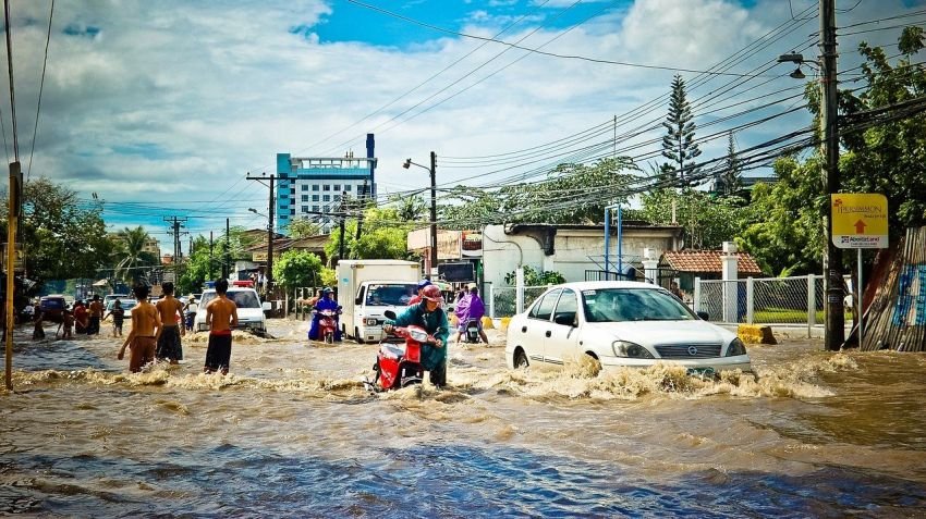 2 RT di Pluit Terendam Banjir Rob Akibat Super New Moon dan Hujan Deras