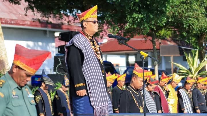 Wabup Dairi Pimpin Upacara Hardiknas 2025: Pendidikan adalah Hak Asasi dan Kunci Masa Depan Bangsa
