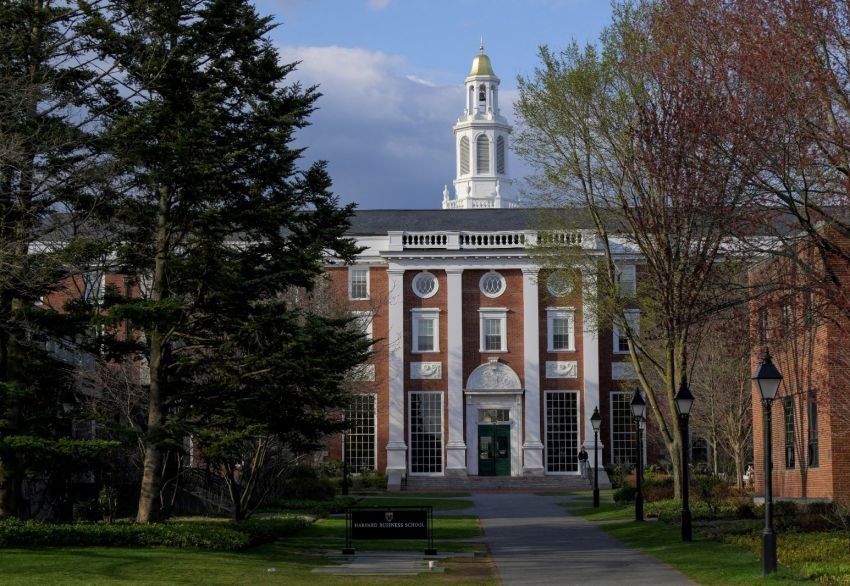Hakim AS Perpanjang Perlindungan Bagi Harvard, Larangan Mahasiswa Asing Ditangguhkan