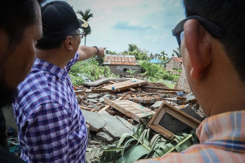 Bupati Deli Serdang Kunjungi Korban Puting Beliung di Percut Seituan dan Patumbak, Serahkan Bantuan Sembako