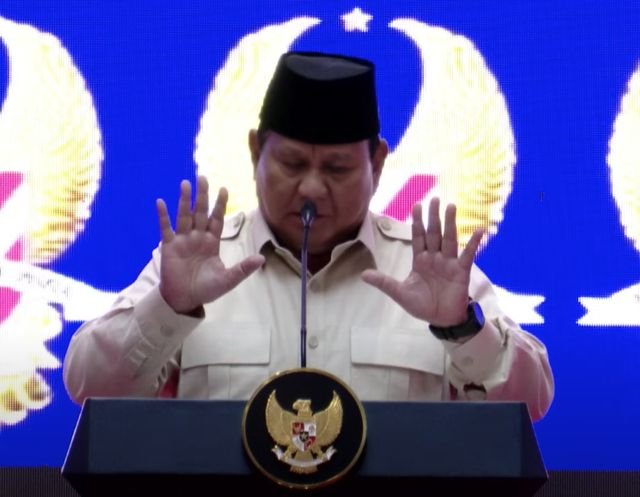 Prabowo: TNI Mundur dari Kekuasaan dengan Rela, Bukan Diktator