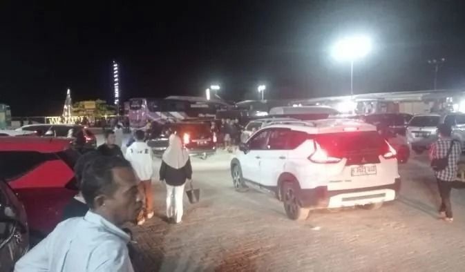 Antrean 10 Jam Warnai Penyeberangan Tomok–Ajibata Saat Libur Waisak