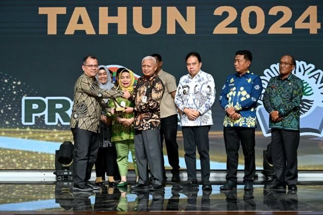 Pemprov Sumut Serahkan Penghargaan Lingkungan Hidup 2024, Wagub Surya: Bukan Sekadar Administrasi!