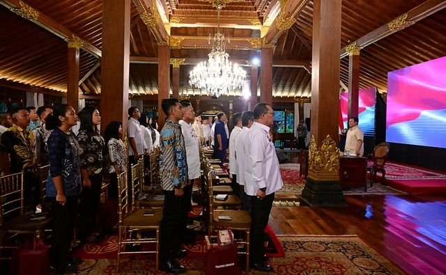 Presiden Prabowo Pimpin Rapat Program Makan Bergizi Gratis, Targetkan 6 Juta Penerima Manfaat Akhir Mei