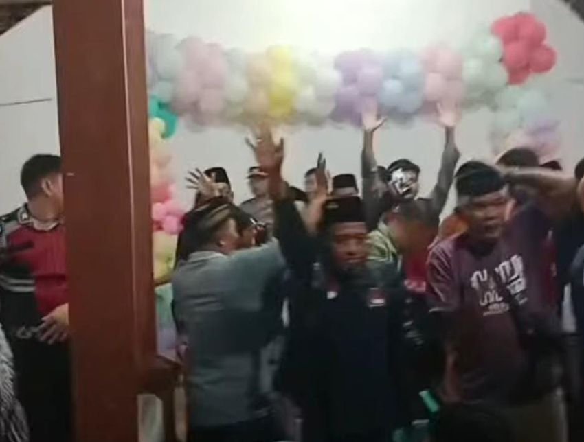 Warga Geruduk Kantor Desa Sanankulon, Tuntut Kasi Pemerintahan Mundur karena Nikah Siri dan Diduga Poligami