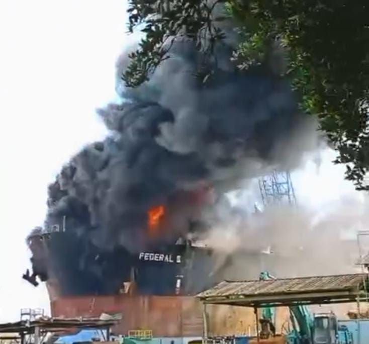 Usut Tuntas Kebakaran Kapal Tanker di Batam, Polisi Datangkan Tim Labfor dari Medan