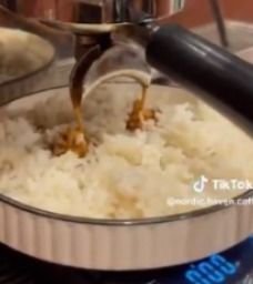 Viral! Tren Kuliner Nasi Kopi (Naskop), Sarapan Unik yang Bikin Netizen Heboh?